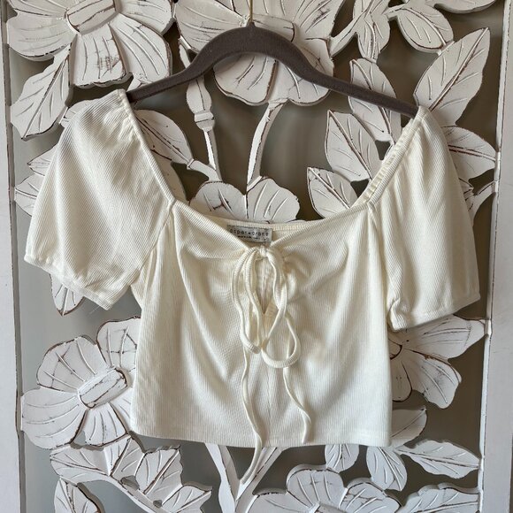 NWT - Paper Crane Cream Keyhole Crop Top - Picture 1 of 8